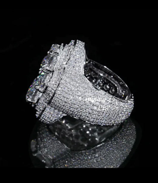Three Headed VVS Ring