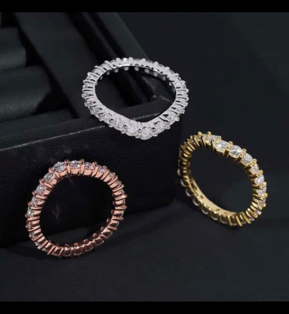 Custom Round Band VVS Ring