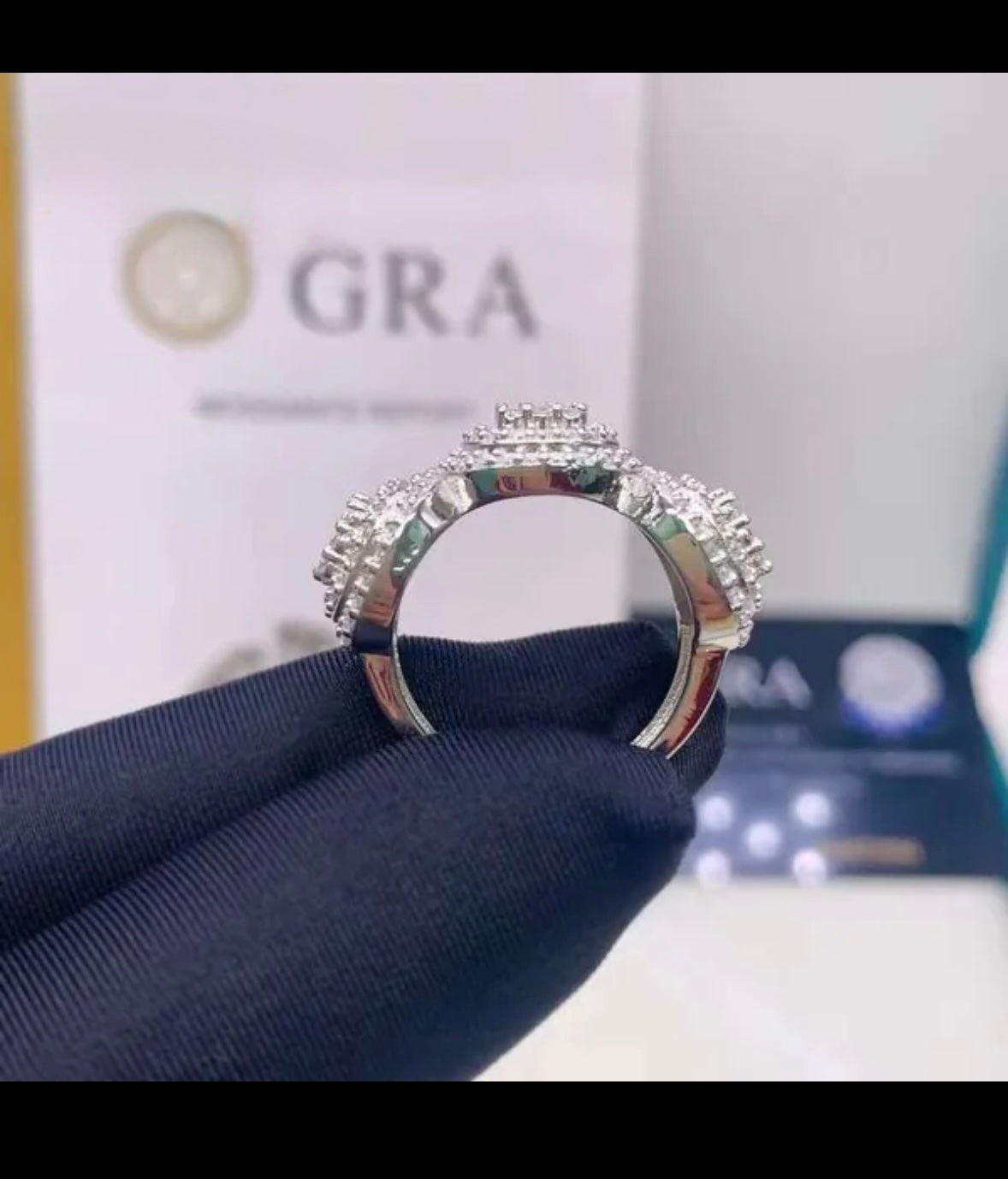Three Headed VVS Ring
