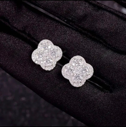 Stud VVS 4 leaf Clover