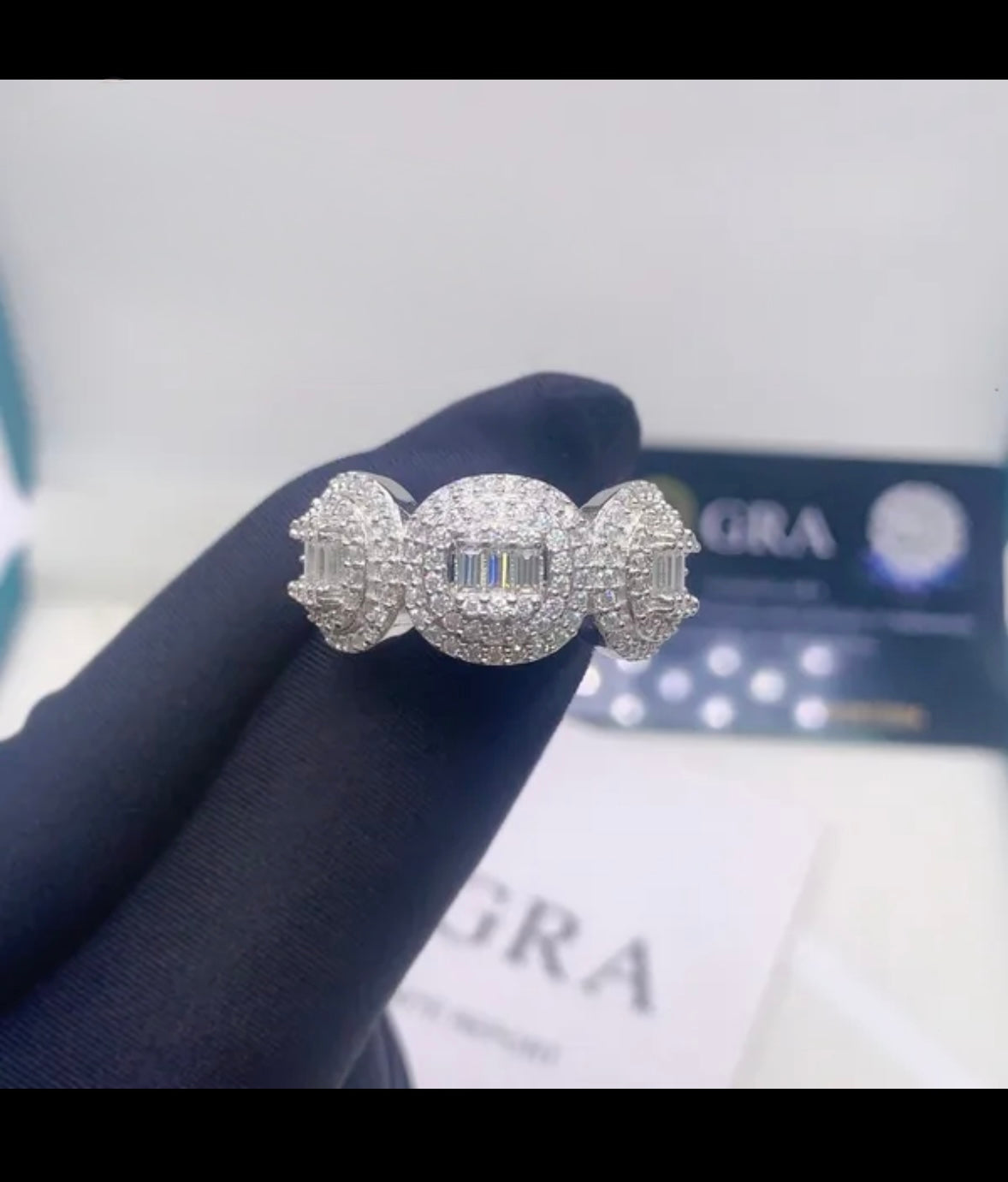 Three Headed VVS Ring